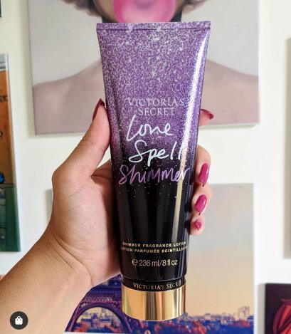 Victoria’s Secret Shimmer Fragrance Lotion โลชั่นหอมบำรุงผิว กลิ่น Love Spell 236ml