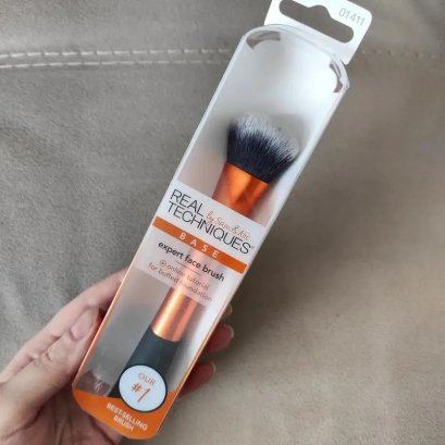 REAL TECHNIQUES Base Expert Face Brush #01411