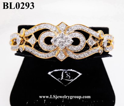 สร้อยข้อมือเลส เพชรกระจุก ประดับเพชรข้าง เพชร Heart & Arrow – Russian Cut