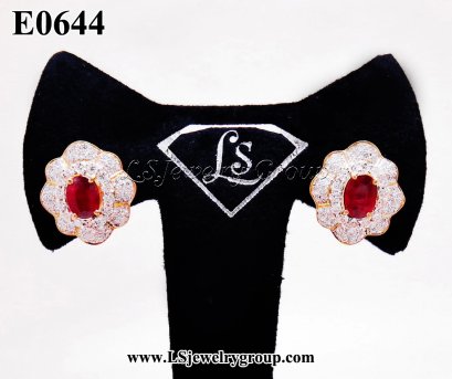 ต่างหูทับทิมสยามเจียระไน (Certificate Natural Siam Ruby) 2.20 ct.