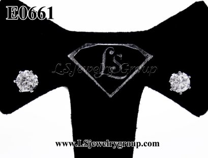 ต่างหูเพชรแท้ธรรมชาติ (Natural Diamonds)  น้ำงามที่สุด (Perfect Heart&Arrow Ideal Cut) 1.40 Ct. E Color (น้ำ 99%)/VVS 3EX White Gold เปอร์เซ็นต์สูงสุด หนัก 3.100 g.