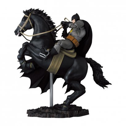 fanfigs_medicom_toy_MAFEX_205_BATMAN_HORSE_The_Dark_Knight_Returns_TDKR