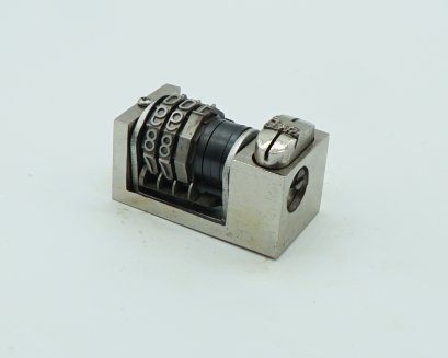 นัมเบอร์ริ่ง เลขที่ 100-01 ตีธง ฟอนต์สูง 5 มิล