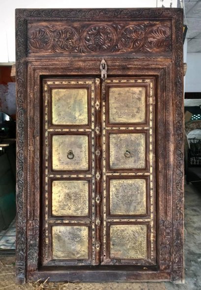 XL64 Old Indian Door with Big Brass Sheets