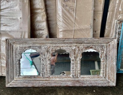 MR12 White Carved Mirror with 3 Arches