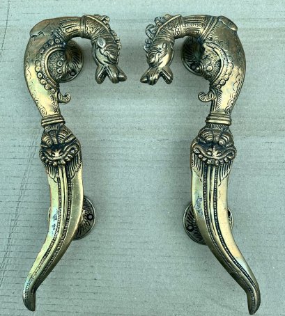 BRI77 Brass Pair of Door Handles in Knife Shape