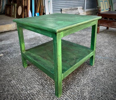 โต๊ะกาแฟสองชั้นสีเขียว