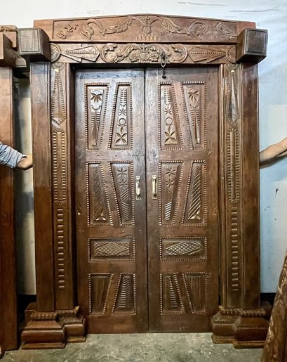 L38 Tribal Carved Colonial Door