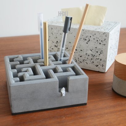 แท่นวางปากกา ที่วางปากกาแบบตั้งโต๊ะ รูปเขาวงกต ZEN MAZE BLOCk
