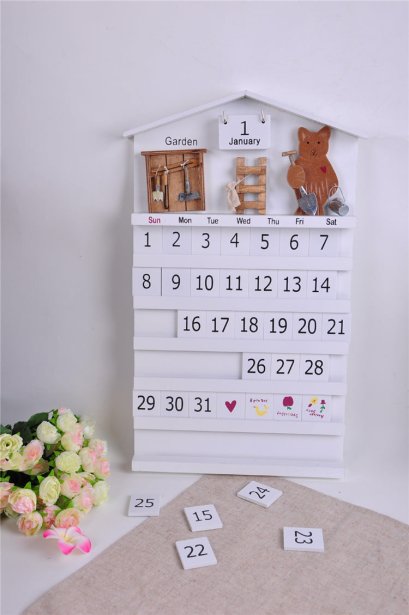 ปฏิทินไม้ตกแต่งบ้านรูปหมีสไตลล์ Nordic Bear in The Garden