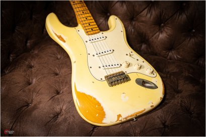 Nash S-67 SSS Vintage White