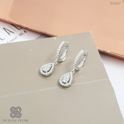 ต่างหูเพชรตุ้งติ้ง ปลายทรงหยดน้ำ