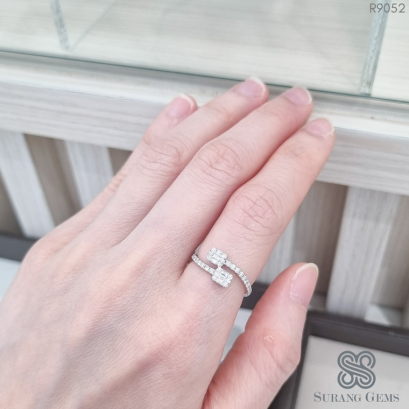 แหวนเพชรเอเมอรัลประกบ ทรงไขว้