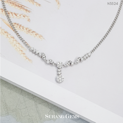 สร้อยคอเพชรพร้อมจี้กระจุก