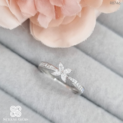 แหวนเพชรทรงดอกไม้