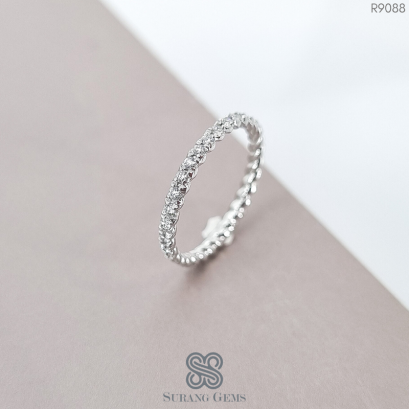 แหวนเพชรทรงเกลียว เพชรเกือบรอบวง