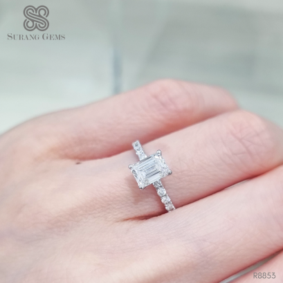 แหวนเพชรสี่เหลี่ยม emerald cut