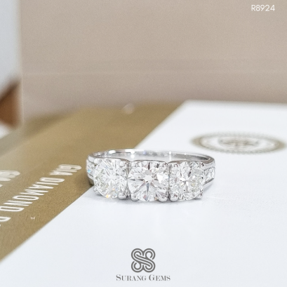 แหวนเพชรแถว 3 เม็ด เซอร์GIA