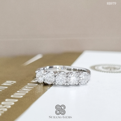 แหวนเพชรแถว5เม็ด น้ำ100 เซอร์GIA