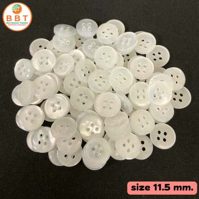 Pearl buttons, shiny white, size 11.5 mm.