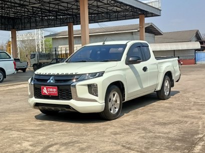 MITSUBISHI TRITON MEGACAB 2.5 GLX DID M/T 2022