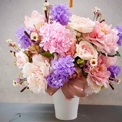 แจกันดอกไม้ประดิษฐ์ ของขวัญแสดงความยินดี หรือ ตกแต่งสำนักงาน ดีไซน์ Luxury ดอกไม้ประดิษฐ์เกรดพรีเมียม สวยหรูทนทาน สะท้อนรสนิยม"