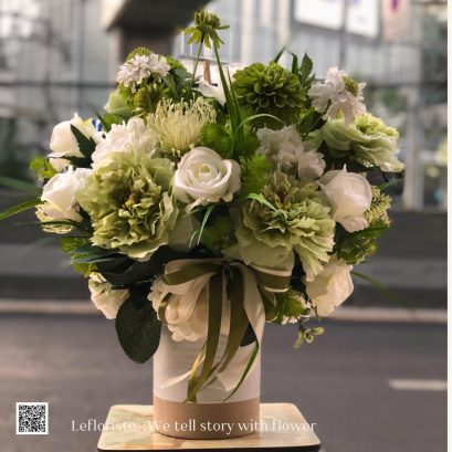 แจกันดอกไม้ประดิษฐ์ ของขวัญแสดงความยินดี หรือ ตกแต่งสำนักงาน ดีไซน์ Luxury ดอกไม้ประดิษฐ์เกรดพรีเมียม สวยหรูทนทาน สะท้อนรสนิยม"