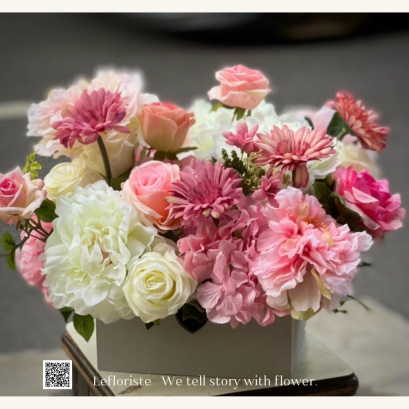 แจกันดอกไม้ประดิษฐ์ ของขวัญแสดงความยินดี หรือ ตกแต่งสำนักงาน ดีไซน์ Luxury ดอกไม้ประดิษฐ์เกรดพรีเมียม สวยหรูทนทาน สะท้อนรสนิยม"