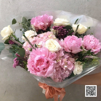 ช่อดอกไม้พรีเมียม ที่รังสรรค์อย่างพิถีพิถัน สั่งดอกไม้ Le Floriste จัดส่งถึงมือผู้รับอย่างรวดเร็วและปลอดภัย"