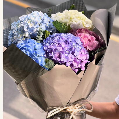 ช่อดอกไม้สดสีสันสดใส Le Floriste สำหรับแสดงความยินดี/รับปริญญา (