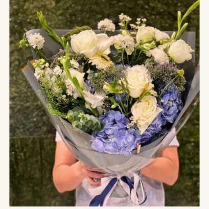ช่อดอกไม้สดสีสันสดใส Le Floriste สำหรับแสดงความยินดี/รับปริญญา (