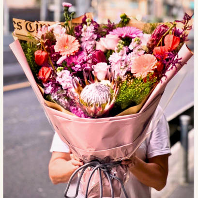 ช่อดอกไม้สดสีสันสดใส Le Floriste สำหรับแสดงความยินดี/รับปริญญา (