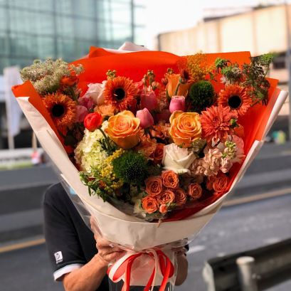 ช่อดอกไม้สดสีสันสดใส Le Floriste สำหรับแสดงความยินดี/รับปริญญา (