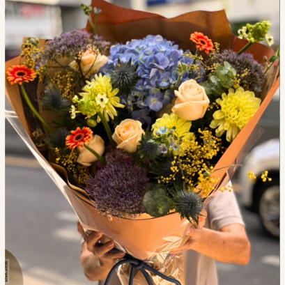 ช่อดอกไม้สดสีสันสดใส Le Floriste สำหรับแสดงความยินดี/รับปริญญา (