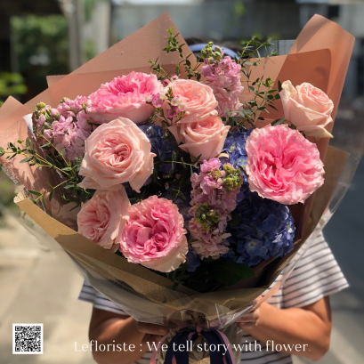 ช่อดอกไม้สดสีสันสดใส Le Floriste สำหรับแสดงความยินดี/รับปริญญา (