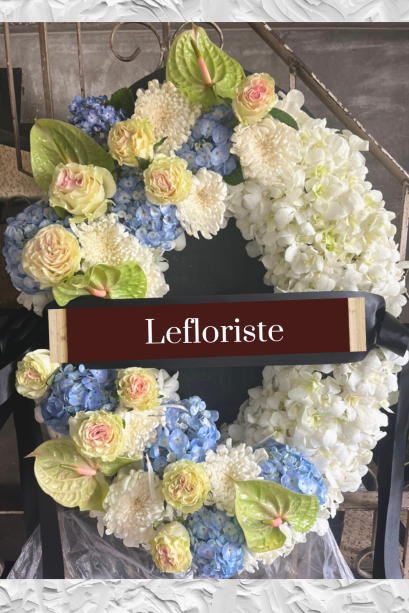 พวงหรีดดอกไม้สดพรีเมียม Le Floriste | บริการส่งด่วนถึงวัดทั่วกรุงเทพฯ | แสดงความอาลัยอย่างสง่างาม