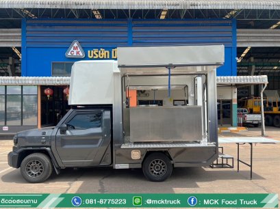 ตู้ Food Truck วางบนรถ 4 ล้อ TOYOTA HILUX CAHMP แบบเปิด 3 ทางกางออกมาเป็นโต๊ะ