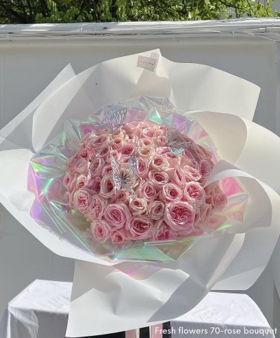 Fresh flowers 70-rose bouquet
