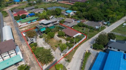 ขายบ้านเดี่ยว สไตล์โมเดิร์นลอฟท์ บนพื้นที่ขนาด 1ไร่ 1 งาน 93 ตร.วา ใกล้ถนนเลี่ยงเมืองชลบุรี เดินทางสะดวกมาก เพียง 10 นาทีถึง Robinson Lifestyle Chonburi ในราคาพิเศษ!