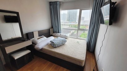 Only 5 miniutes to BTS Talad Plu. Room for rent Regent Orchid Talad Plu Condominium! Great for living!