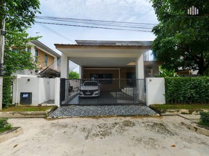 2 层独立别墅 Le Man Village，Thanya Khlong 7，面积 84.5 平方哇，使用面积 200 平方米，4间卧室，3间浴室，2个停车位，完成整个后面，准备入住！！️
