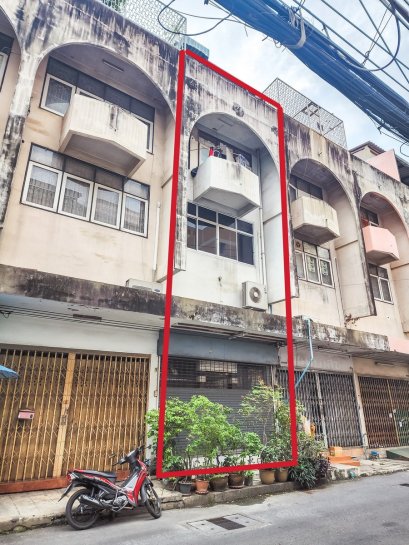 Best Price in the Area ,Townhouse for SALE at Sukhumvit 71, Pridi banomyong soi 41