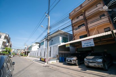 Urgent sale!! 4-storey Commercial building for sale, Soi Ekachai 45, Bang Bon, 71.6 sq.wa, with 13 rental rooms, income over 400,000 baht per year.
