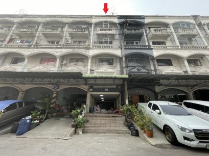 急售！！ 5 层商业楼，Kanchanaphisek 8 (Bang Khae 14), Nong Yai, 交通便利，靠近BTS，性价比非常好。