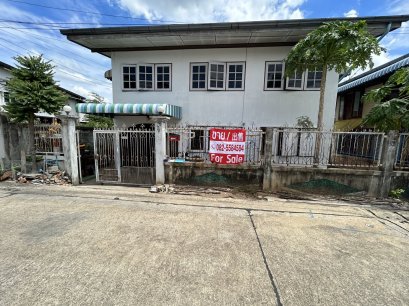 出售 2 层独立别墅 56 平方哇，巴吞他尼府Pathum Sai Samphan巷，Pathum Thani市政市场附近