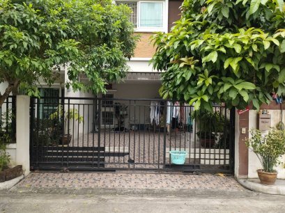 出售Sai Noi 的别墅！！！！出售 Bang Kruai-Sainoi 路 Term Rak 4 房屋，面积 50.3 平方哇，厨房扩建，拎包入住，位置好，未来可期。