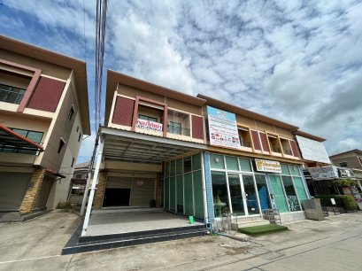 Selling very cheap‼️ 3-story commercial building next to the road near Bang Pa-in Industrial Estate. Prem Pracha Boutique Village, good location, ready to move in.