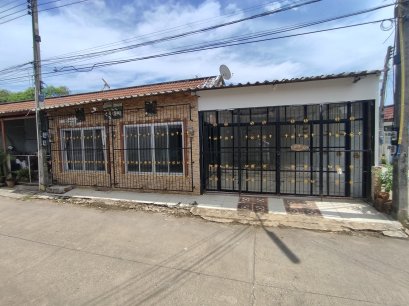 1 StoreyTownhouse for sale 40 sqwah , Soi Wat Wang Hin 8 , Sriracha , Chonburi , near Central Sriracha