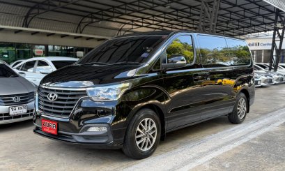 HYUNDAI H-1 2.5 TOURING A/T 2021 8-9