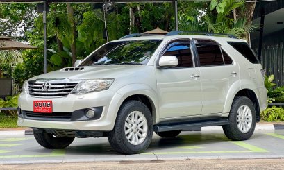 TOYOTA FORTUNER 3.0 V 4WD A/T 2012 สีเทา (AAAฝากขาย) 4-5